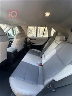 تۆیۆتا ڕاڤ 4